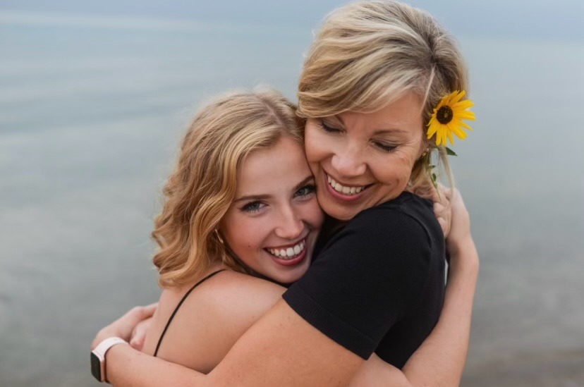 Jane Larson with her daughter Julia